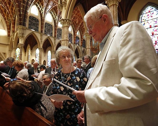 Couples renew vows at Golden Wedding Anniversary Mass Couples renew vows at Golden Wedding Anniversary Mass
