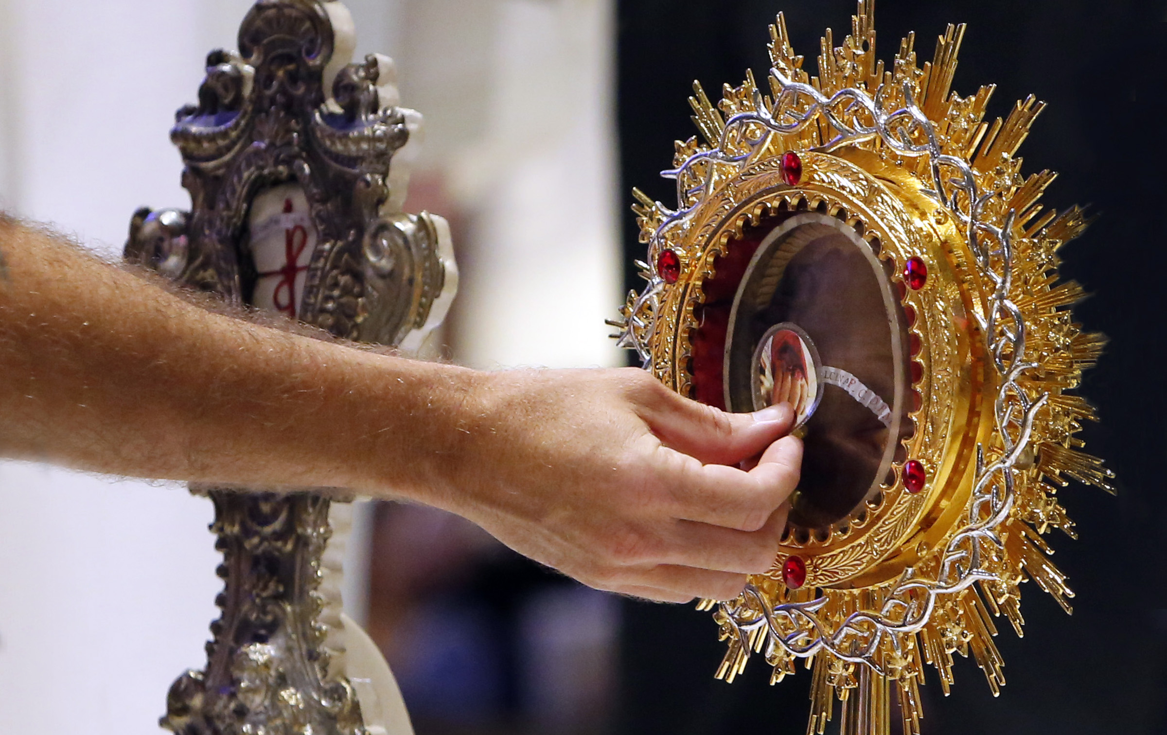 Thousands venerate Padre Pio relics in Chicago Photos Chicago Catholic