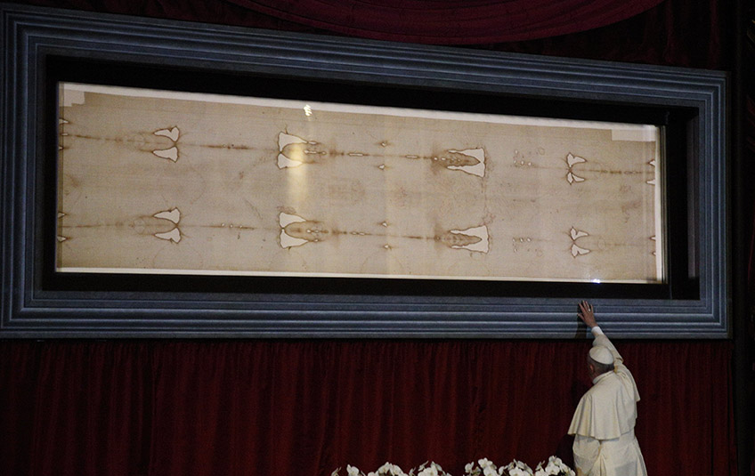 Shroud of Turin to be digitally showcased during Holy Year - Vatican -  Chicago Catholic - Chicago Catholic