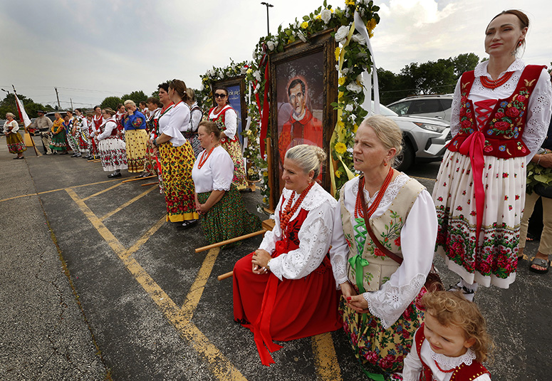 St. Fabian parishioners celebrate Corpus Christi in Polish style